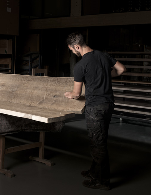 Janua: een Duitse meubelfabricant. Tafels, bedden, banken, kasten en planken in maatwerk en serieproductie. verkrijgbaar bij Gulden-Interieur