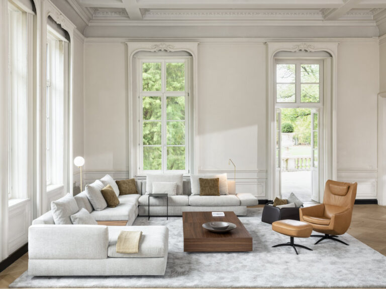 Jori I Tigra DivanBase, een luxe meubelmerk. Liefde voor het meubelmakers vak, hoogwaardige materialen en perfect zitcomfort. Bij Gulden Interieur.